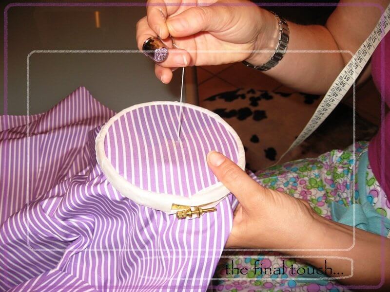 The Final touch... iniziali ricamate a mano!